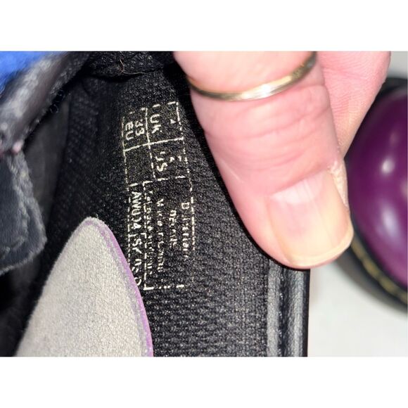 Dr. Martens JUNIOR 1460 Purple & Black Patent Leather Lace Up Boots size 2 - Picture 12 of 12